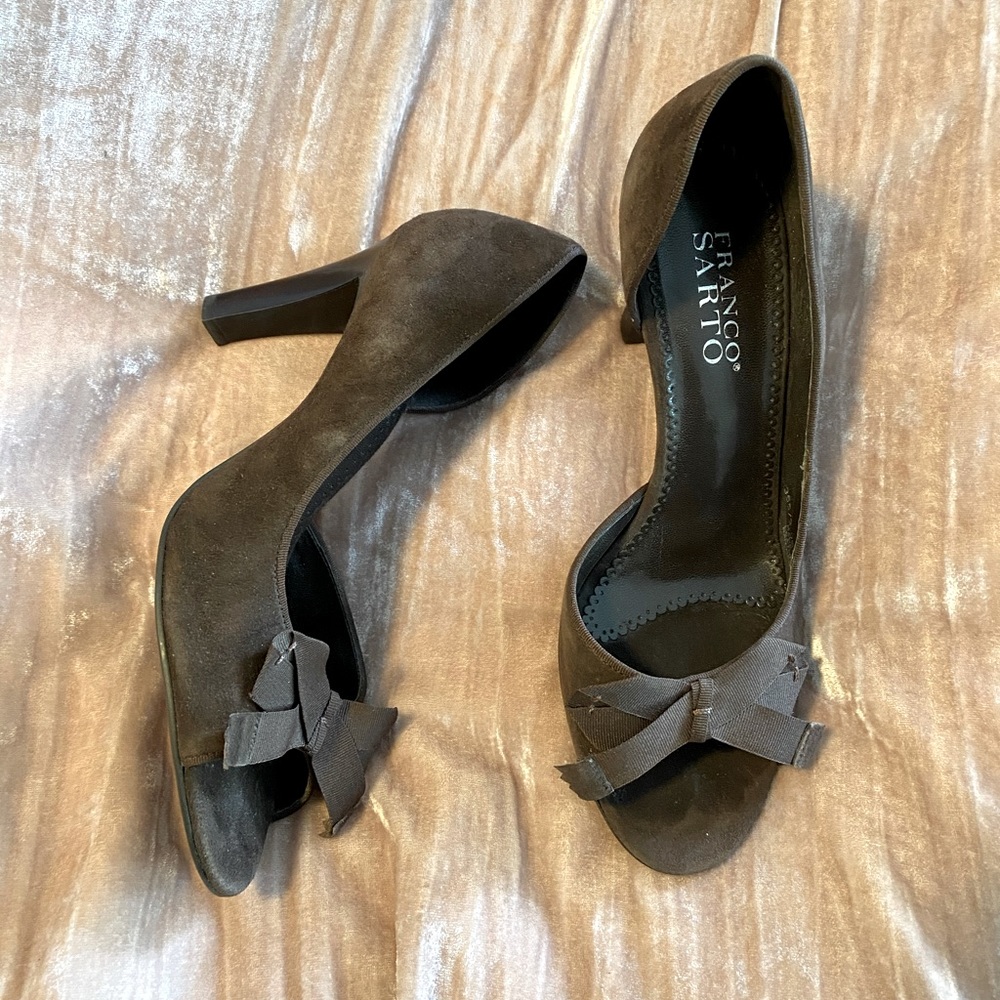 Franco Sarto chocolate brown suede heels.